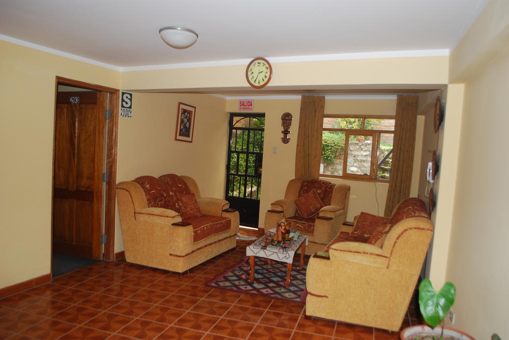 Morales Guest House Huaraz  Bagian luar foto