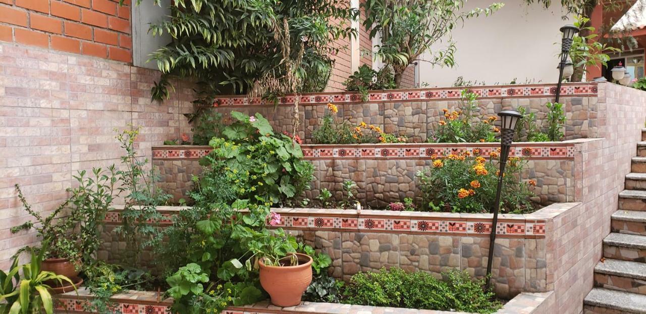 Morales Guest House Huaraz  Bagian luar foto
