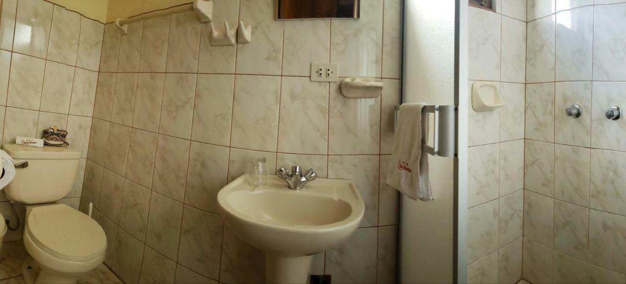 Morales Guest House Huaraz  Bagian luar foto